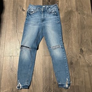 Lt.denim,holes in knees and at ankles,they were bought that way. only worn once